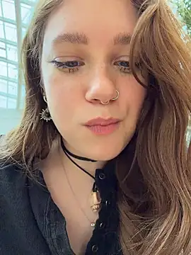 Lucy-joy - rub pussy w NEW clothes