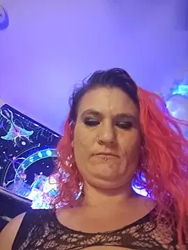 SexyLexii44 - Titties out for the Rest of the show 😘
