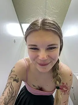 -MiaKitty - Pinch nipples under top till hard🍌