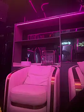 Pennyqueen - 做我国王🫅有惊喜哦💕😘🥰😋
