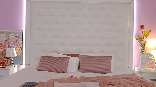 Lenna_Paul - boobies play