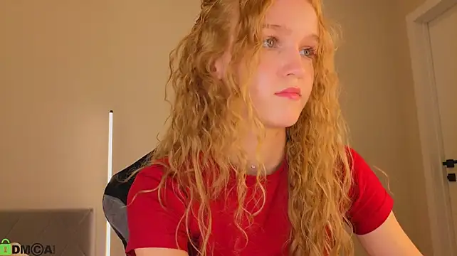 Sue_dream - suck your finger on camera