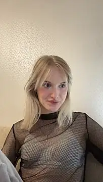 LizzettMorty - Playful lipstick👅