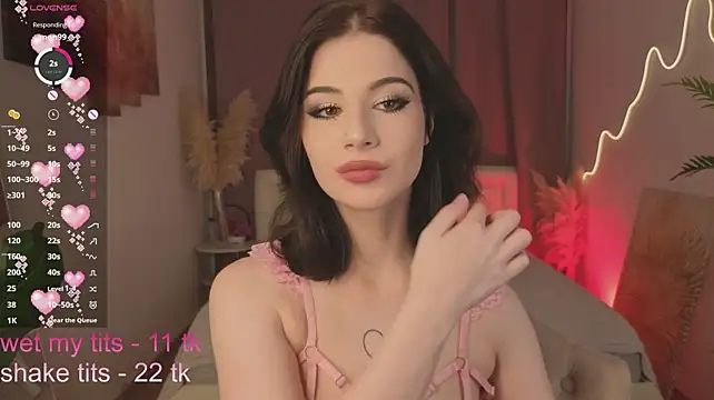 Crispy_Coy - flash tits