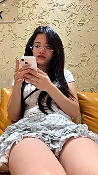 Nana_Ninii - Naked in a coffee shop for 3 minutes
