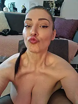 AryaSummersReal