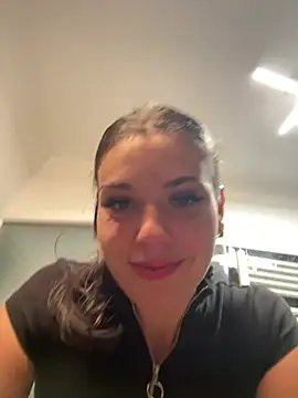 RedAssHottie - shower hose inside pussy