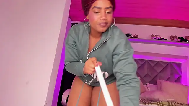 MelaniieBrown_ - Lush low control + dirty smile 🔥