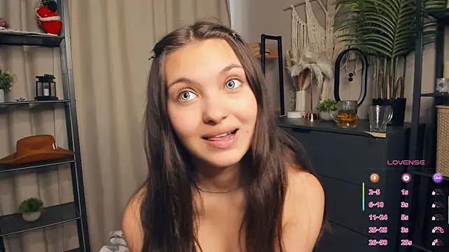 ReynaCarco - Pinch nipples with sweet moans