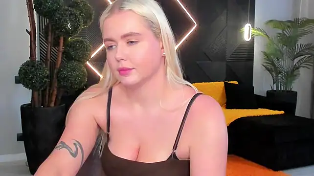 Julia_robertson - ❤️blow job + topless💞