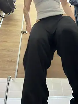 CreamPuff- - Tight cameltoe in mans WC