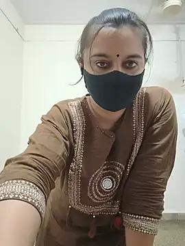 SpasyQueen69 - Olling my boobs