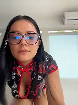 Lola_sweeet18 - show ass+Spank x4 🍑