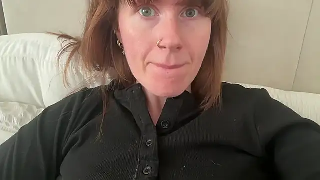 Redheadrosie69 - butt plug in ass