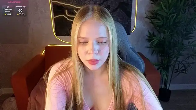 Sweet_Angelll - show secy feet