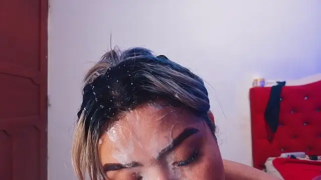 Agatha_humidity - Defruct my makeup with a lot of saliva