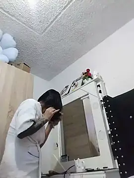 Juliet_Nasty - Show ass