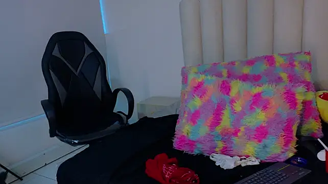 CindyAbril - Sexy dance off bra