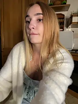 SugarDanger - Show tits in gym +slap