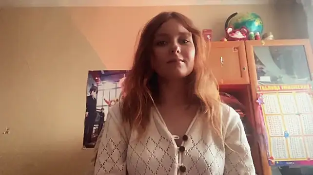 VickyLaperouse - show my tongue