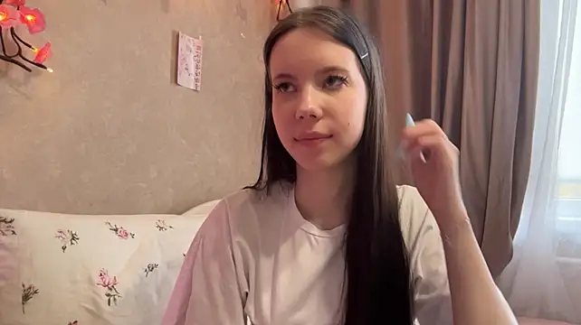 KamalaFlurry - bra off💕