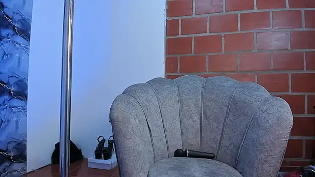 Eliannamoon - rub ass in pole