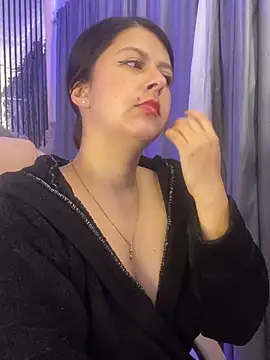 Liss_black - Zoom in camera + 2 min control