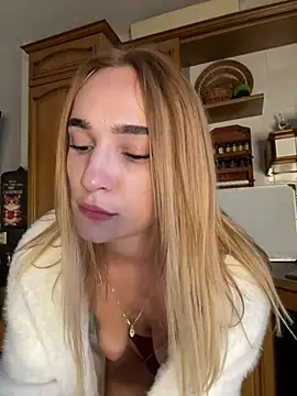 SugarDanger - Show tits in gym +slap