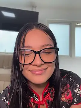 Lola_sweeet18 - show ass+Spank x4 🍑