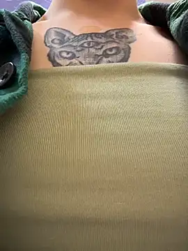 Sunny___Bunny - Rub puss with toy from store
