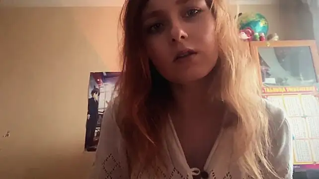 VickyLaperouse - show my tongue