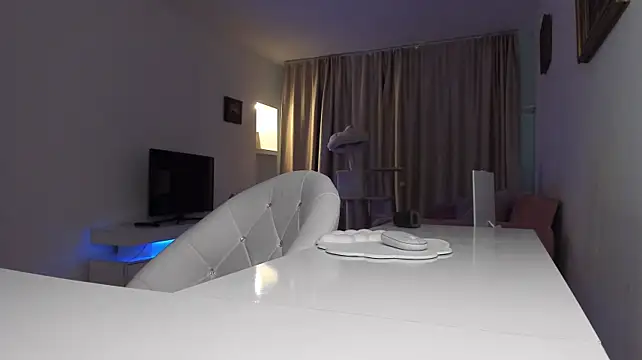 Xqueenyasmine - How well can you pamper your Goddess ?