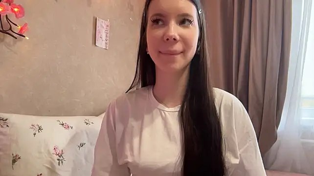 KamalaFlurry - bra off💕