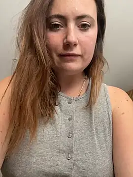 Brunette_Milf_MayaX