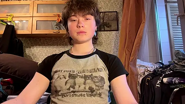 Nellyts - show boobs