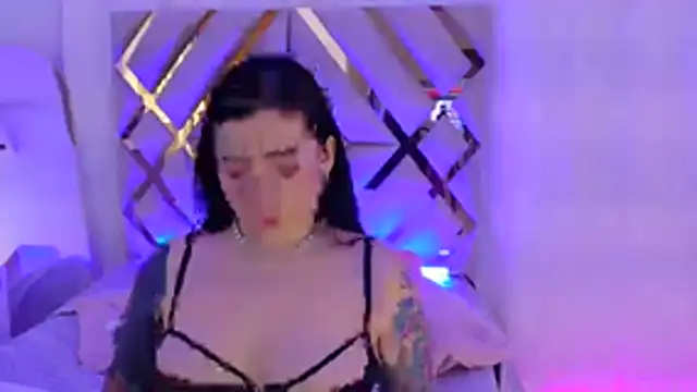 KathiaJenner - bend over and spread ass💜