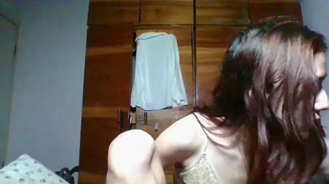 NickiKisinger - Take my bra off for 5 minutes