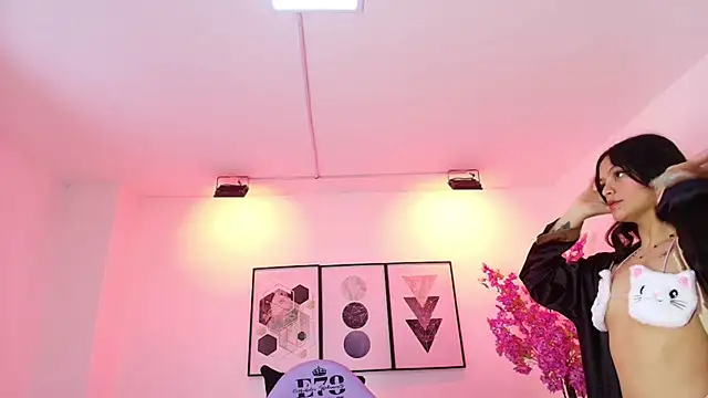 Maddie_T18 - Oil on ass + massage