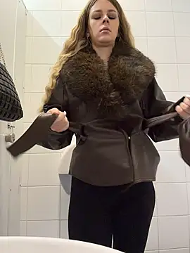 Love_Bri - Make my pussy very happy