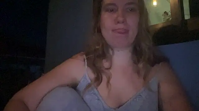 Fluffy_bunnyxxx - spread hairy pussy