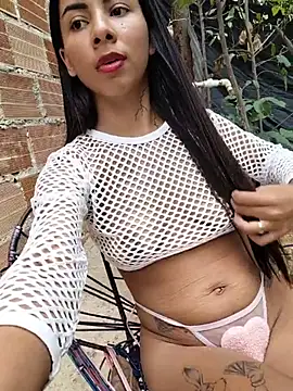 Chaparritahot99 - Walking in heels naked