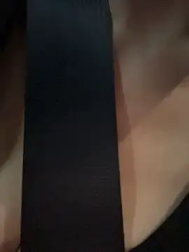 Eva10069 - 马路边边喝功夫茶漏出全奶🍑