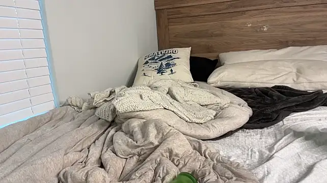 Zoeycaldwellxo - ass worship