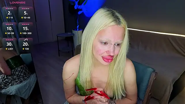 Luna_Beverly - take off skirt to show panties