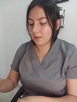 Mia_nala - completely naked, masturbating in secret