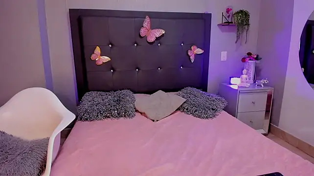 Emma_lye - 🍑🔥clap ass + red ass🍑🔥🤭