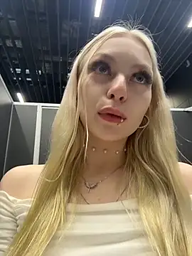 AngelinaTous - I'll show my ass+spank you 5 times🍑
