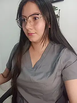 Mia_nala - completely naked, masturbating in secret