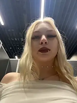 AngelinaTous - I'll show my ass+spank you 5 times🍑