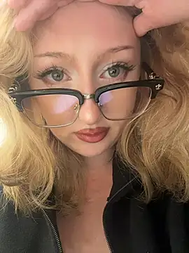 RonnieKiss - two dildos in the pussy